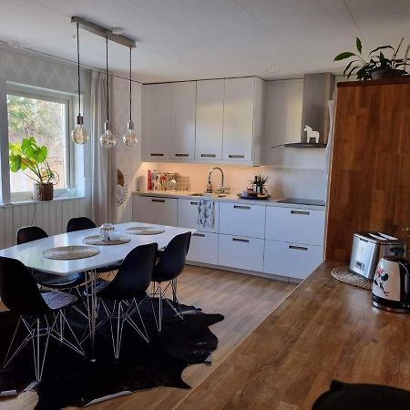 Vintrosa Hus I Lugnt Omrade, 15 Min Fran Oerebro 빌라 외부 사진