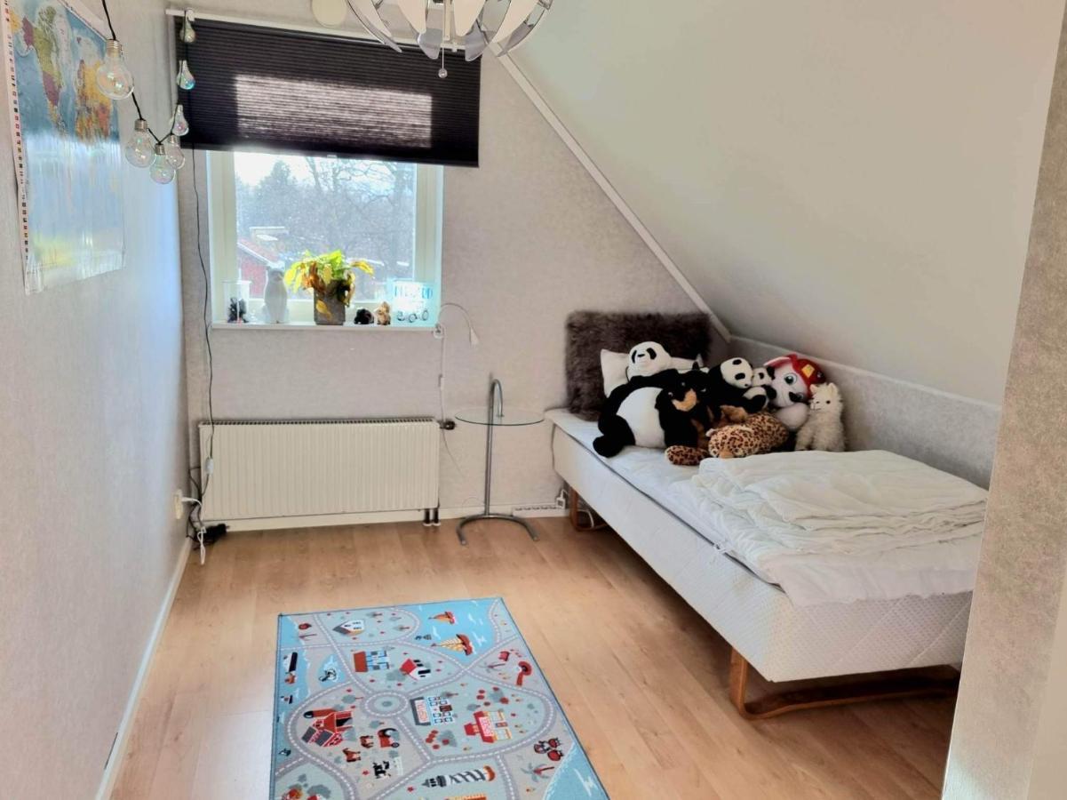 Vintrosa Hus I Lugnt Omrade, 15 Min Fran Oerebro 빌라 외부 사진