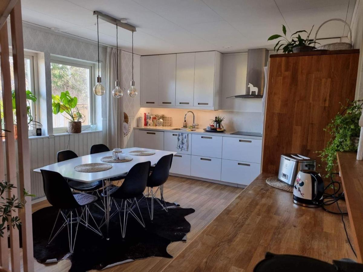Vintrosa Hus I Lugnt Omrade, 15 Min Fran Oerebro 빌라 외부 사진
