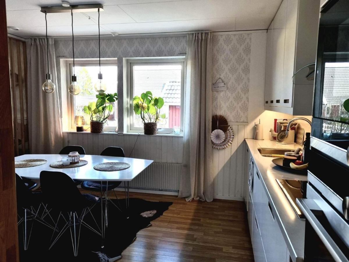 Vintrosa Hus I Lugnt Omrade, 15 Min Fran Oerebro 빌라 외부 사진